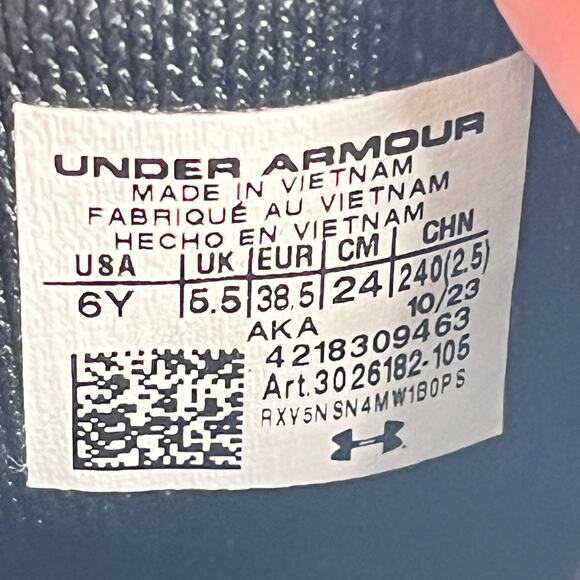 Under Armour Charged Assert 10 Gray Black Running Shoes 3026182-105 Youth Size 6 - Picture 9 of 10
